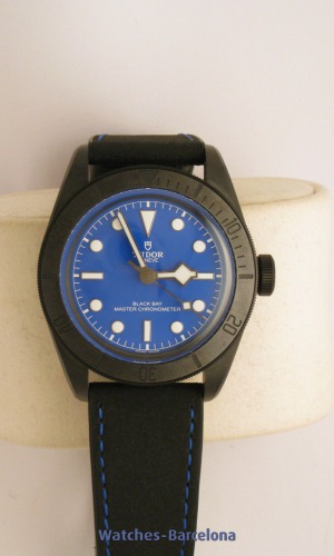 TUDOR  Black Bay